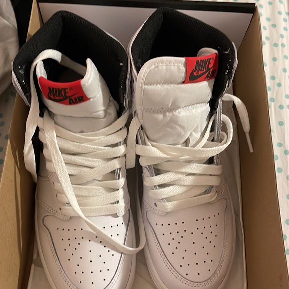 Size 5.5 youth Jordan 1 yin Yang - Picture 3 of 8